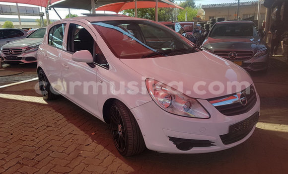 Nunua Ilio tumika Opel Corsa Nyeupe Gari ndani ya Beitbridge nchini Matabeleland Kusini