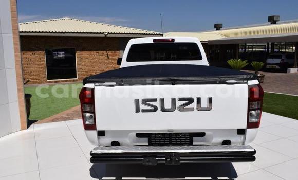 Acheter Occasion Voiture Isuzu KB Blanc à Harare, Harare Acheter Occasion Voiture Isuzu KB Blanc à Harare, Harare