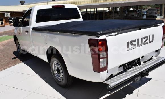 Acheter Occasion Voiture Isuzu KB Blanc à Harare, Harare Acheter Occasion Voiture Isuzu KB Blanc à Harare, Harare