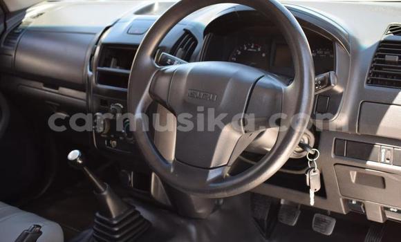 Acheter Occasion Voiture Isuzu KB Blanc à Harare, Harare Acheter Occasion Voiture Isuzu KB Blanc à Harare, Harare