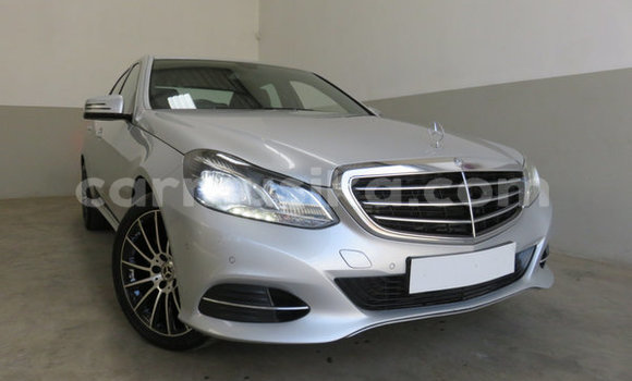 Tenga Tsaru Mercedes‒Benz E–Class Sirivha Mota in Harare in Harare Tenga Tsaru Mercedes‒Benz E–Class Sirivha Mota in Harare in Harare