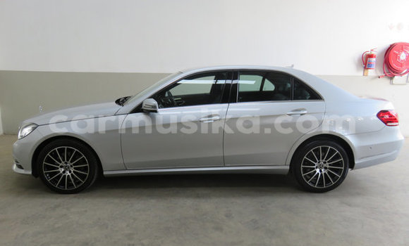 Tenga Tsaru Mercedes‒Benz E–Class Sirivha Mota in Harare in Harare Tenga Tsaru Mercedes‒Benz E–Class Sirivha Mota in Harare in Harare