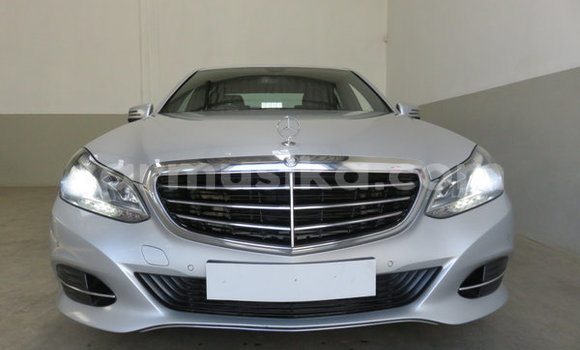 Tenga Tsaru Mercedes‒Benz E–Class Sirivha Mota in Harare in Harare Tenga Tsaru Mercedes‒Benz E–Class Sirivha Mota in Harare in Harare