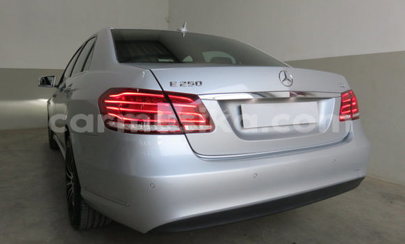 Tenga Tsaru Mercedes‒Benz E–Class Sirivha Mota in Harare in Harare Tenga Tsaru Mercedes‒Benz E–Class Sirivha Mota in Harare in Harare