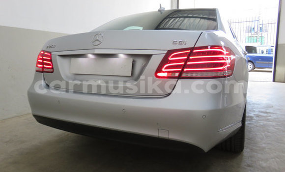 Tenga Tsaru Mercedes‒Benz E–Class Sirivha Mota in Harare in Harare Tenga Tsaru Mercedes‒Benz E–Class Sirivha Mota in Harare in Harare