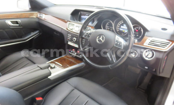 Tenga Tsaru Mercedes‒Benz E–Class Sirivha Mota in Harare in Harare Tenga Tsaru Mercedes‒Benz E–Class Sirivha Mota in Harare in Harare