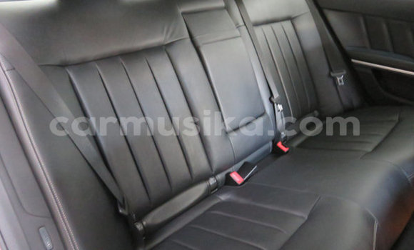 Tenga Tsaru Mercedes‒Benz E–Class Sirivha Mota in Harare in Harare Tenga Tsaru Mercedes‒Benz E–Class Sirivha Mota in Harare in Harare