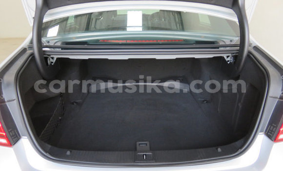 Tenga Tsaru Mercedes‒Benz E–Class Sirivha Mota in Harare in Harare Tenga Tsaru Mercedes‒Benz E–Class Sirivha Mota in Harare in Harare