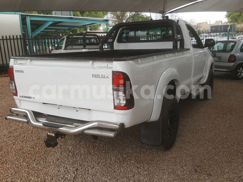 Big with watermark toyota hilux matabeleland south beitbridge 8697