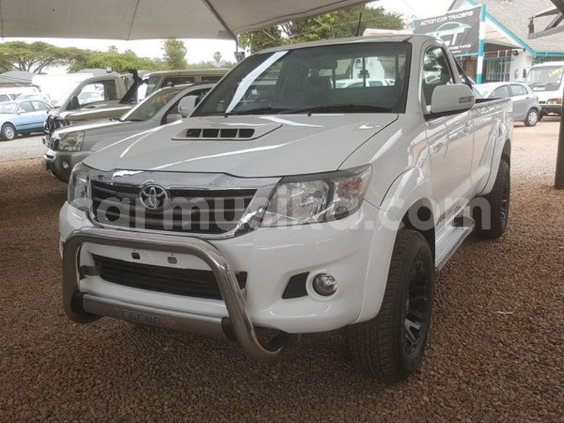 Big with watermark toyota hilux matabeleland south beitbridge 8697