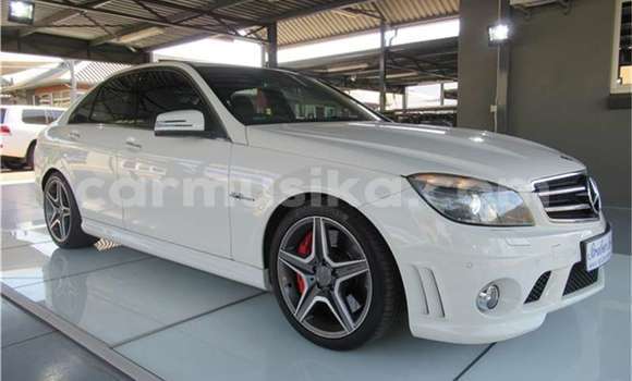 Tenga Tsaru Mercedes‒Benz E-klasse Chena Mota in Beitbridge in Matabeleland South Tenga Tsaru Mercedes‒Benz E-klasse Chena Mota in Beitbridge in Matabeleland South