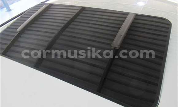 Tenga Tsaru Mercedes‒Benz E-klasse Chena Mota in Beitbridge in Matabeleland South Tenga Tsaru Mercedes‒Benz E-klasse Chena Mota in Beitbridge in Matabeleland South