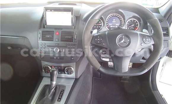 Tenga Tsaru Mercedes‒Benz E-klasse Chena Mota in Beitbridge in Matabeleland South Tenga Tsaru Mercedes‒Benz E-klasse Chena Mota in Beitbridge in Matabeleland South