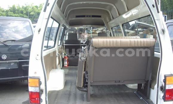 Buy Used Nissan Caravan White Car in Beitbridge in Matabeleland South Buy Used Nissan Caravan White Car in Beitbridge in Matabeleland South