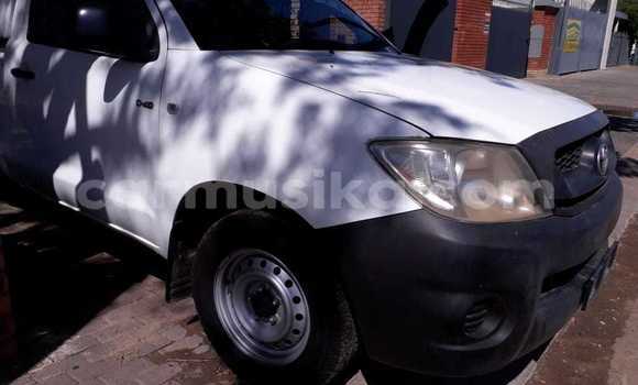 Tenga Tsaru Toyota Hilux Chena Mota in Beitbridge in Matabeleland South Tenga Tsaru Toyota Hilux Chena Mota in Beitbridge in Matabeleland South