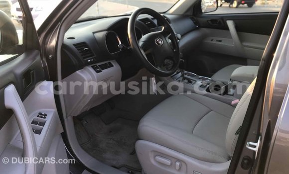 Tenga Imported Toyota Highlander Zvimwe Mota in Import - Dubai in Harare Tenga Imported Toyota Highlander Zvimwe Mota in Import - Dubai in Harare