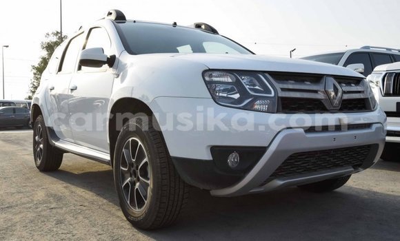 Nunua Imported Renault Duster Nyeupe Gari ndani ya Import - Dubai nchini Harare