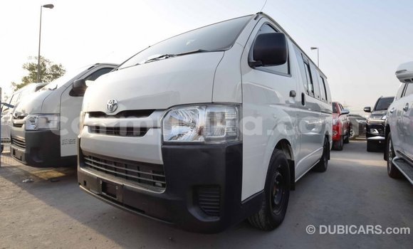 Acheter Import Voiture Toyota Hiace Blanc à Import - Dubai, Harare Acheter Import Voiture Toyota Hiace Blanc à Import - Dubai, Harare