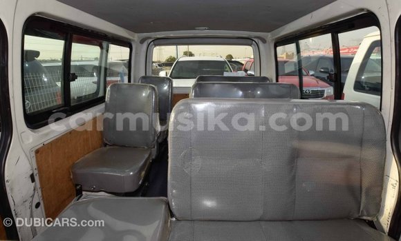 Acheter Import Voiture Toyota Hiace Blanc à Import - Dubai, Harare Acheter Import Voiture Toyota Hiace Blanc à Import - Dubai, Harare