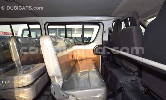 Acheter Import Voiture Toyota Hiace Blanc à Import - Dubai, Harare Acheter Import Voiture Toyota Hiace Blanc à Import - Dubai, Harare