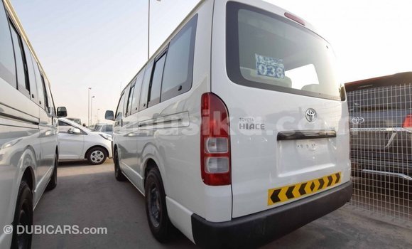 Acheter Import Voiture Toyota Hiace Blanc à Import - Dubai, Harare Acheter Import Voiture Toyota Hiace Blanc à Import - Dubai, Harare