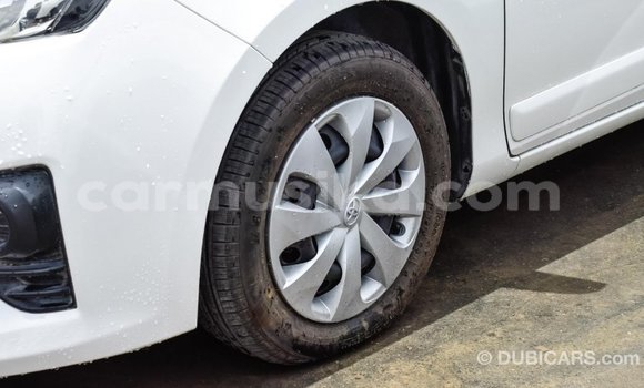 Acheter Import Voiture Toyota Yaris Blanc à Import - Dubai, Harare Acheter Import Voiture Toyota Yaris Blanc à Import - Dubai, Harare