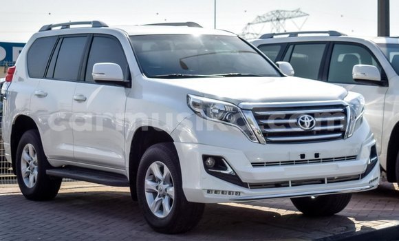 Acheter Import Voiture Toyota Prado Blanc à Import - Dubai, Harare Acheter Import Voiture Toyota Prado Blanc à Import - Dubai, Harare