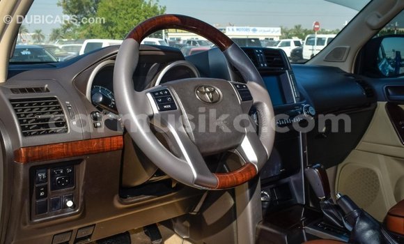Acheter Import Voiture Toyota Prado Blanc à Import - Dubai, Harare Acheter Import Voiture Toyota Prado Blanc à Import - Dubai, Harare