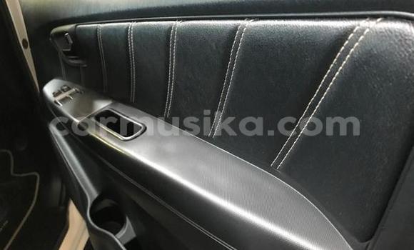 Nunua Ilio tumika Toyota Hilux Nyeupe Gari ndani ya Beitbridge nchini Matabeleland Kusini Nunua Ilio tumika Toyota Hilux Nyeupe Gari ndani ya Beitbridge nchini Matabeleland Kusini