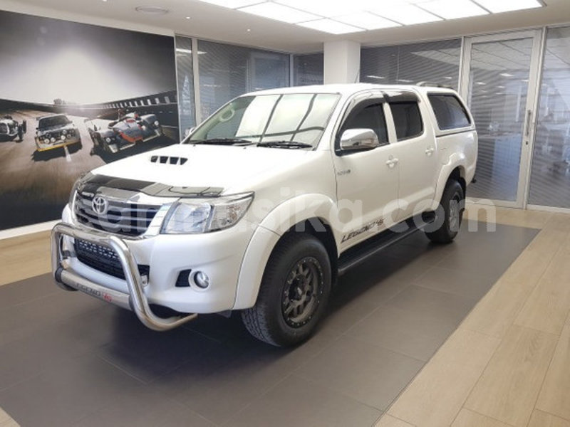 Big with watermark toyota hilux matabeleland south beitbridge 8749