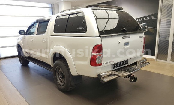 Tenga Tsaru Toyota Hilux Chena Mota in Beitbridge in Matabeleland South Tenga Tsaru Toyota Hilux Chena Mota in Beitbridge in Matabeleland South