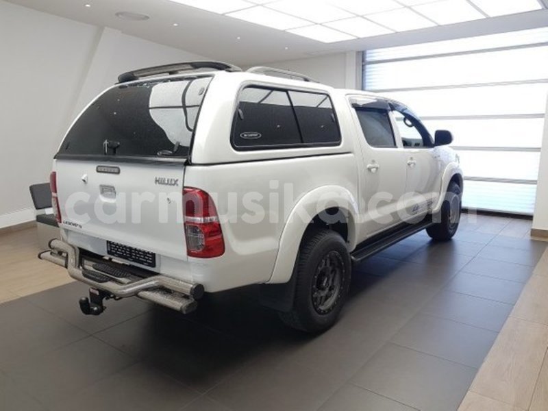 Big with watermark toyota hilux matabeleland south beitbridge 8749