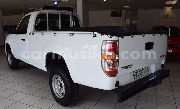 Acheter Occasion Voiture Mazda BT-50 Blanc à Beitbridge, Matabeleland South Acheter Occasion Voiture Mazda BT-50 Blanc à Beitbridge, Matabeleland South