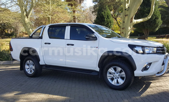 Buy Used Toyota Hilux White Car in Beitbridge in Matabeleland South Buy Used Toyota Hilux White Car in Beitbridge in Matabeleland South