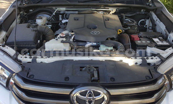 Buy Used Toyota Hilux White Car in Beitbridge in Matabeleland South Buy Used Toyota Hilux White Car in Beitbridge in Matabeleland South