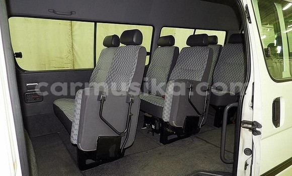 Acheter Occasion Voiture Toyota Hiace Blanc à Beitbridge, Matabeleland South Acheter Occasion Voiture Toyota Hiace Blanc à Beitbridge, Matabeleland South