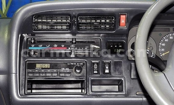 Acheter Occasion Voiture Toyota Hiace Blanc à Beitbridge, Matabeleland South Acheter Occasion Voiture Toyota Hiace Blanc à Beitbridge, Matabeleland South