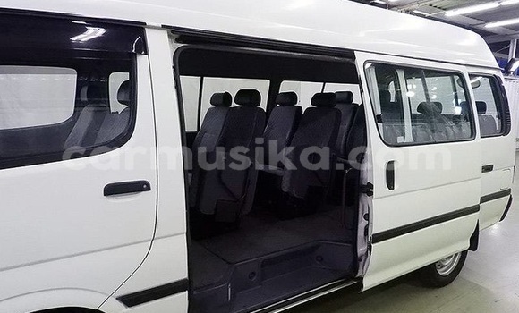 Acheter Occasion Voiture Toyota Hiace Blanc à Beitbridge, Matabeleland South Acheter Occasion Voiture Toyota Hiace Blanc à Beitbridge, Matabeleland South