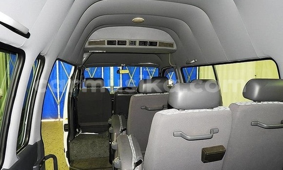 Acheter Occasion Voiture Toyota Hiace Blanc à Beitbridge, Matabeleland South Acheter Occasion Voiture Toyota Hiace Blanc à Beitbridge, Matabeleland South