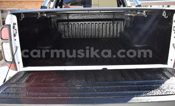 Buy Used Nissan Navara White Car in Beitbridge in Matabeleland South Buy Used Nissan Navara White Car in Beitbridge in Matabeleland South