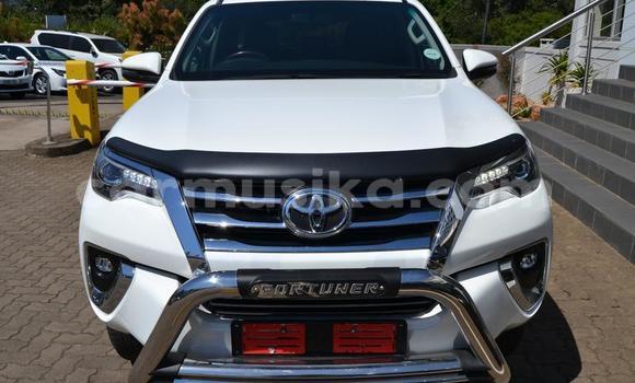 Tenga Tsaru Toyota Fortuner Chena Mota in Beitbridge in Matabeleland South Tenga Tsaru Toyota Fortuner Chena Mota in Beitbridge in Matabeleland South