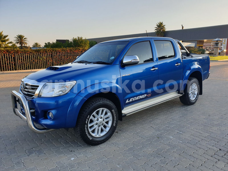 Big with watermark toyota hilux matabeleland south beitbridge 8762