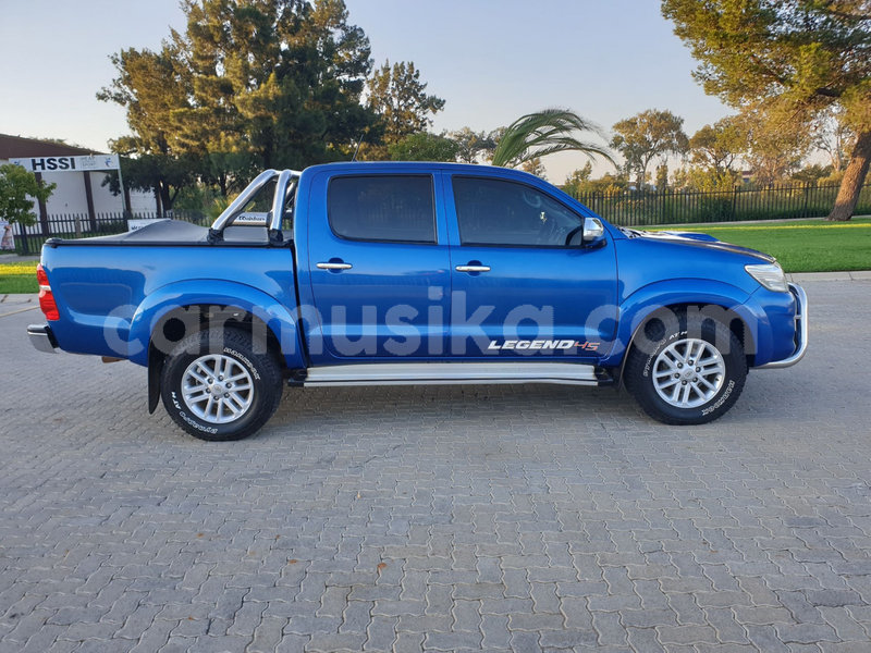 Big with watermark toyota hilux matabeleland south beitbridge 8762