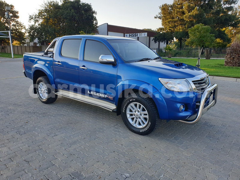 Big with watermark toyota hilux matabeleland south beitbridge 8762