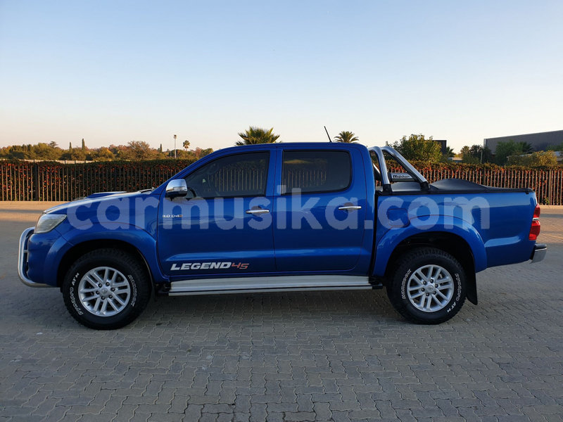 Big with watermark toyota hilux matabeleland south beitbridge 8762