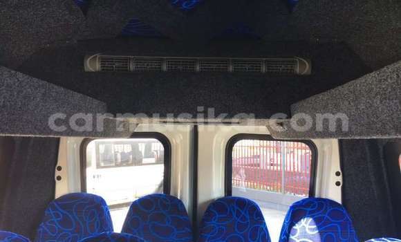 Nunua Ilio tumika IVECO Massif Nyeupe Gari ndani ya Beitbridge nchini Matabeleland Kusini Nunua Ilio tumika IVECO Massif Nyeupe Gari ndani ya Beitbridge nchini Matabeleland Kusini