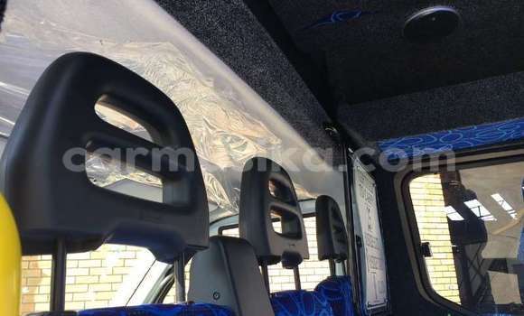 Nunua Ilio tumika IVECO Massif Nyeupe Gari ndani ya Beitbridge nchini Matabeleland Kusini Nunua Ilio tumika IVECO Massif Nyeupe Gari ndani ya Beitbridge nchini Matabeleland Kusini