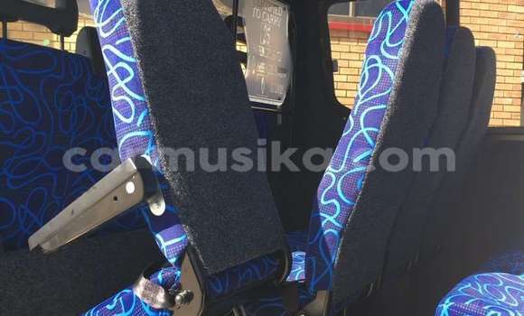 Nunua Ilio tumika IVECO Massif Nyeupe Gari ndani ya Beitbridge nchini Matabeleland Kusini Nunua Ilio tumika IVECO Massif Nyeupe Gari ndani ya Beitbridge nchini Matabeleland Kusini