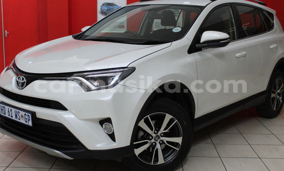 Acheter Occasion Voiture Toyota RAV4 Blanc à Beitbridge, Matabeleland South Acheter Occasion Voiture Toyota RAV4 Blanc à Beitbridge, Matabeleland South