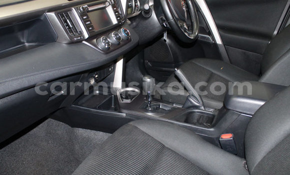 Acheter Occasion Voiture Toyota RAV4 Blanc à Beitbridge, Matabeleland South Acheter Occasion Voiture Toyota RAV4 Blanc à Beitbridge, Matabeleland South